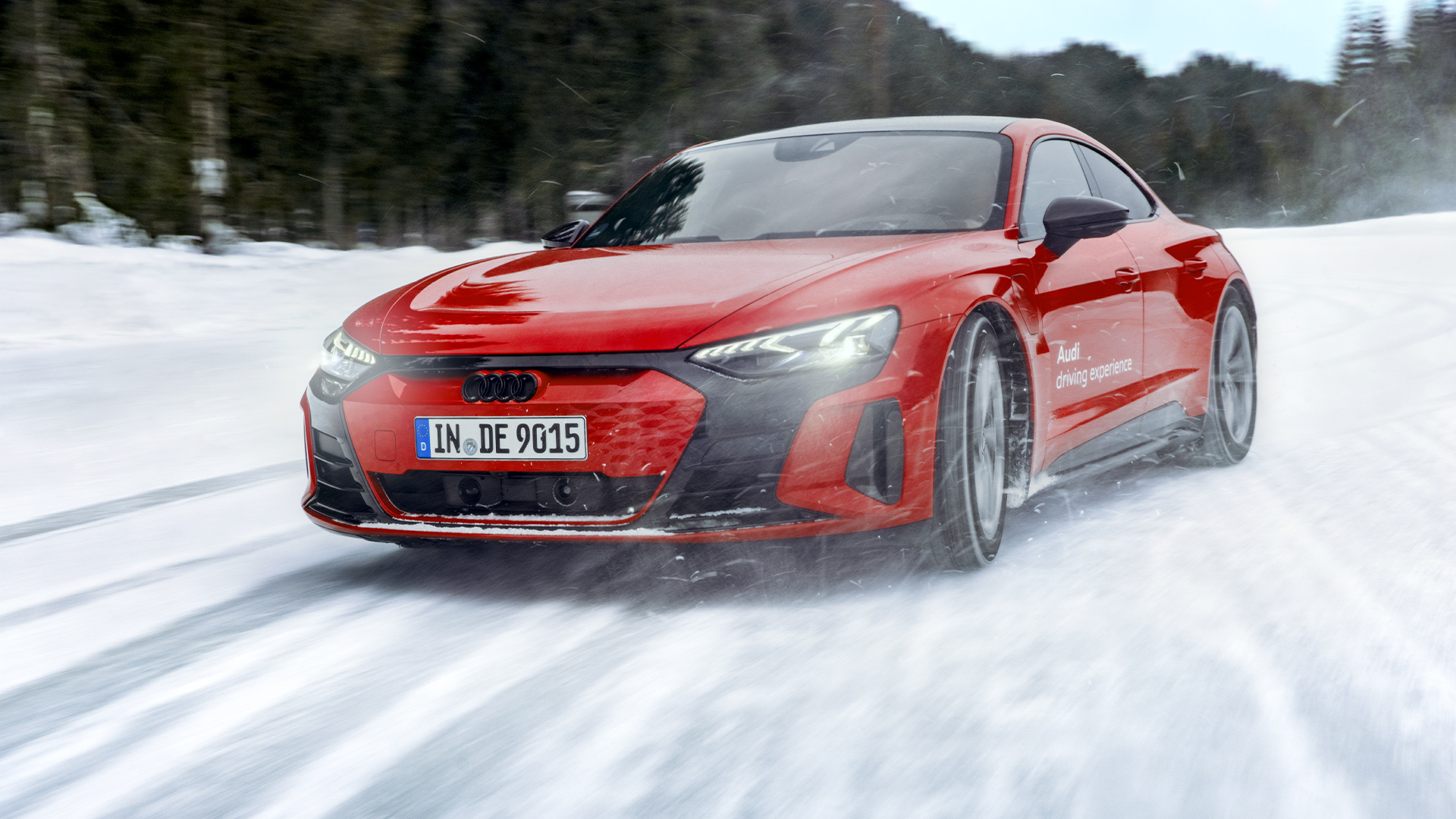 Audi RS e-tron GT i snø.