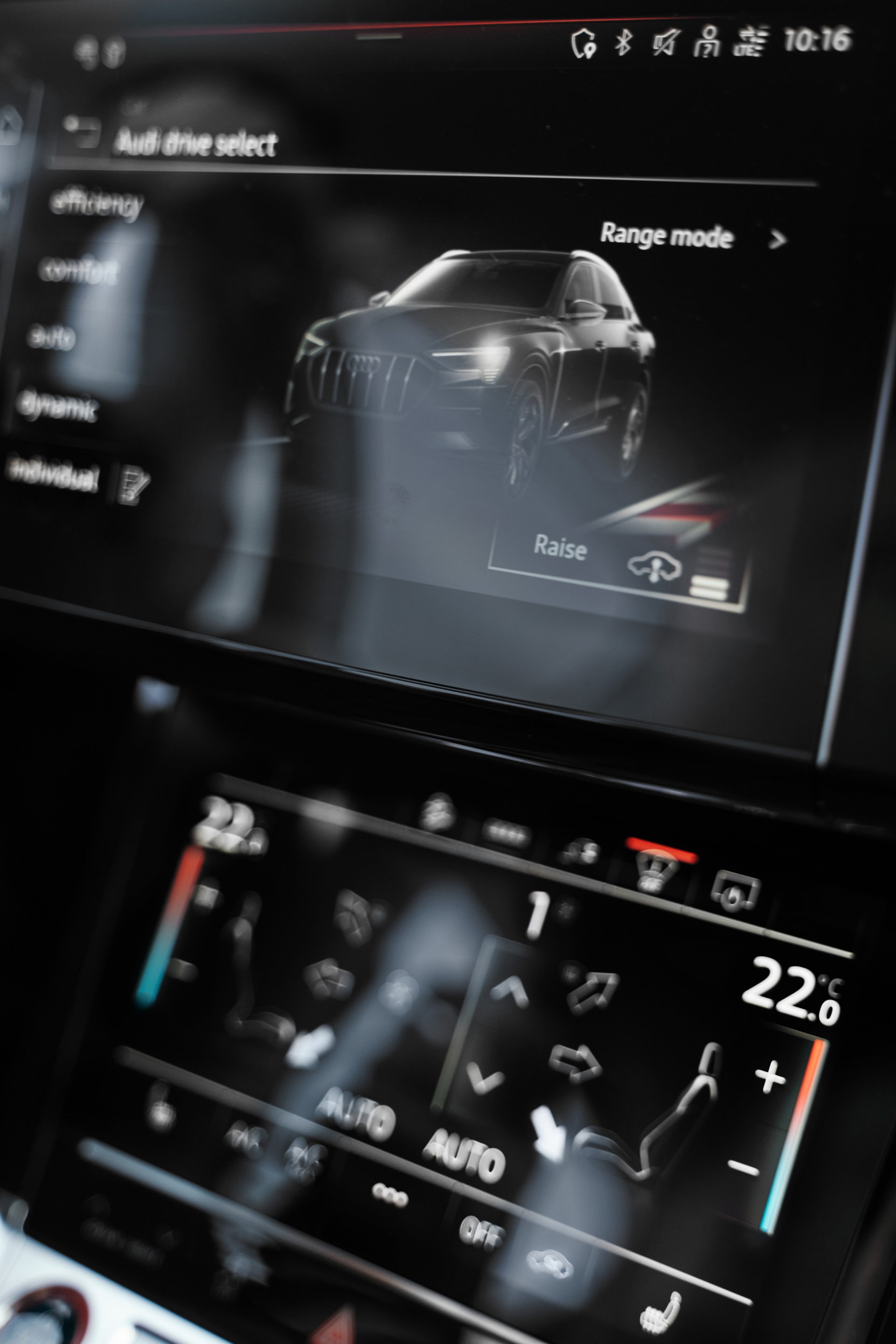 Displayet på førerplassen i Audi SQ8 Sportback e-tron.