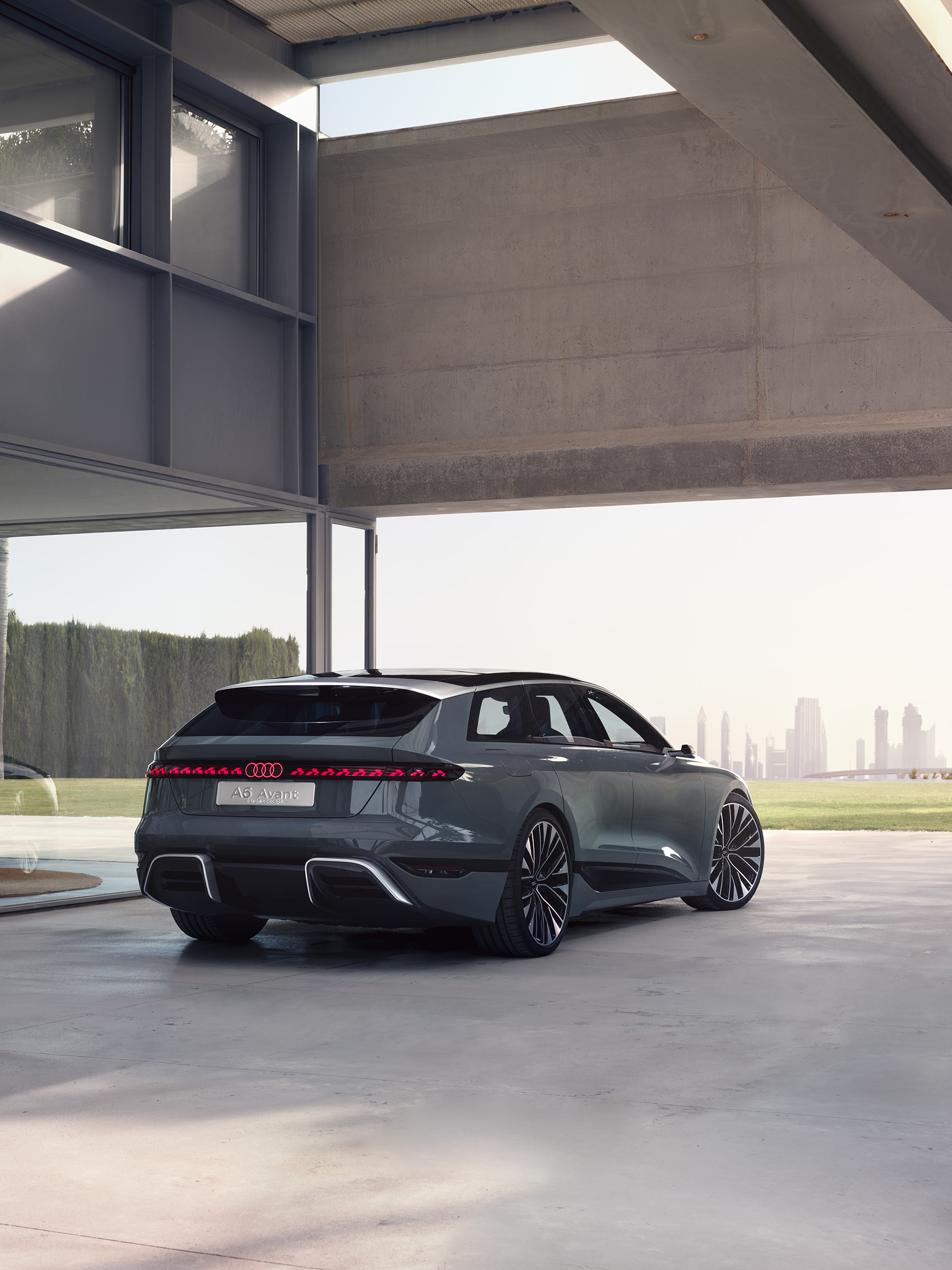 Audi A6 Avant e-tron concept sett skrått bakfra